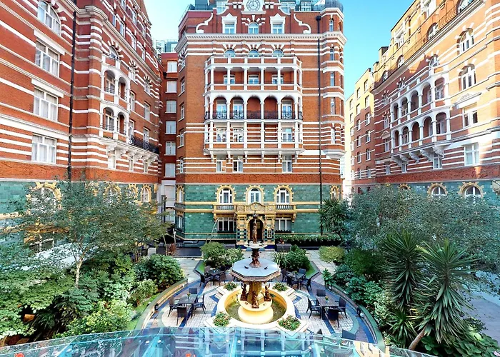 St. James' Court, A Taj Hotel, Londra